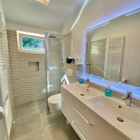 - 150 M To The - Infinity Pool - Incredible Sea View - Fitness Gym * Lovran