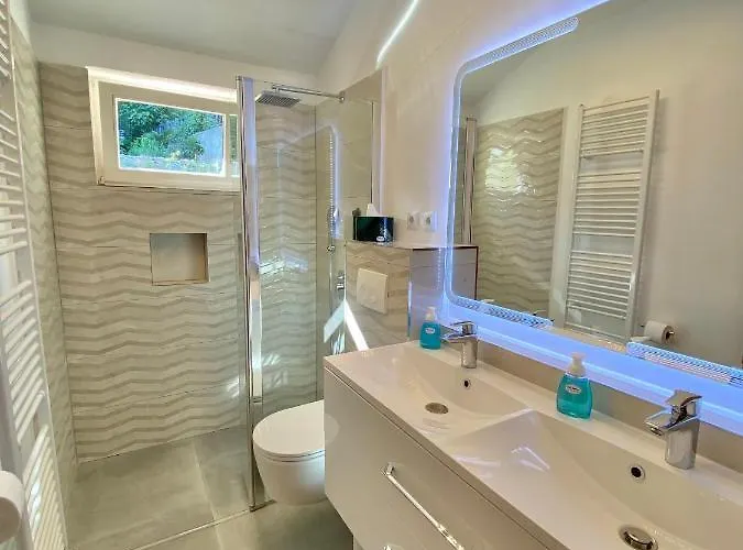 - 150 M To The - Infinity Pool - Incredible Sea View - Fitness Gym * Lovran