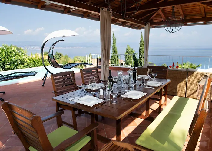 - 150 M To The - Infinity Pool - Incredible Sea View - Fitness Gym